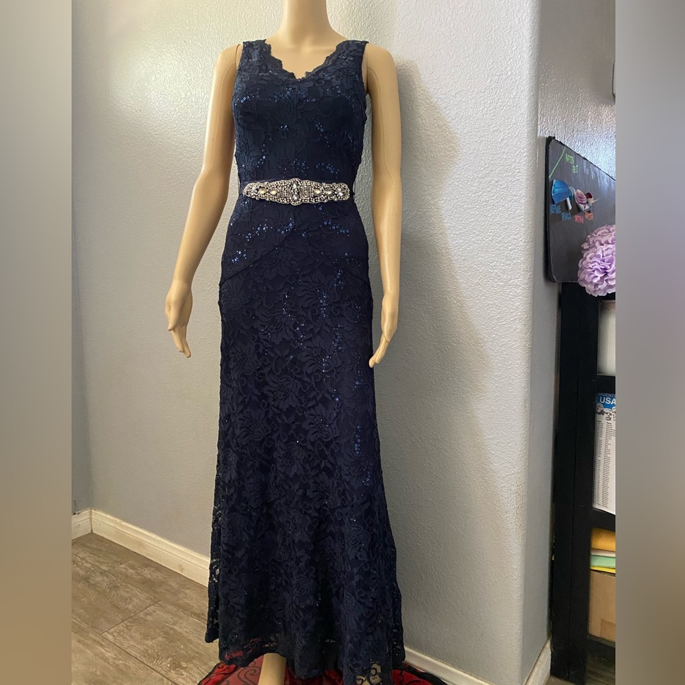 My Michelle dress size 3. Only worn once.